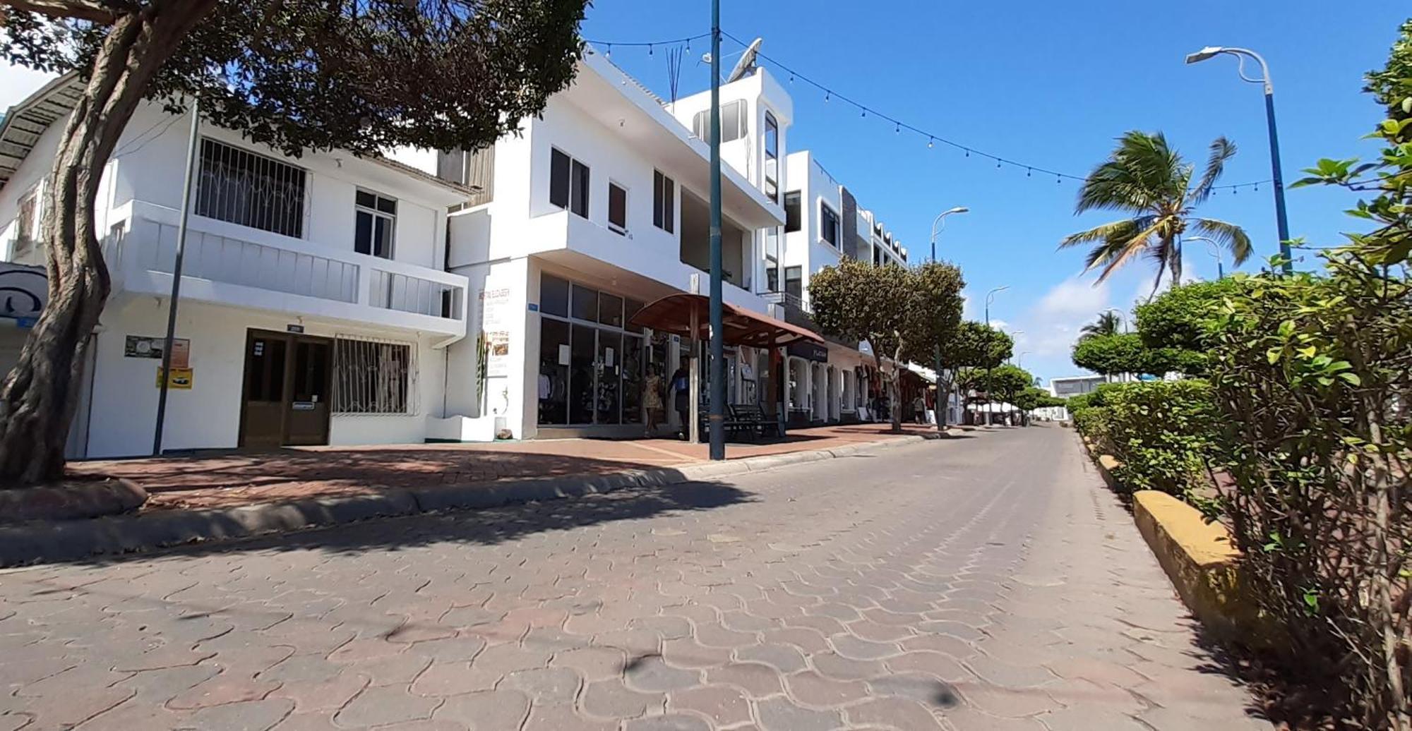 Historico Hostal Elizabeth Puerto Ayora  Exterior foto